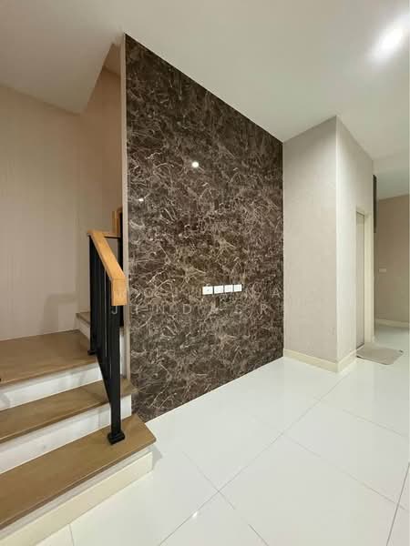 Baan Klang Muang Ramintra-Watcharapol, Bangkok, Chalong Rat Expressway, O-Ngoen, Sai Mai, Bangkok, 3 Bedrooms, 160 sqm, Townhouse For Sale, by Rojjana Jindasri, 500197559 - DDproperty.com