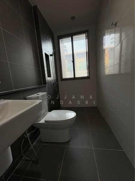 Baan Klang Muang Ramintra-Watcharapol, Bangkok, Chalong Rat Expressway, O-Ngoen, Sai Mai, Bangkok, 3 Bedrooms, 160 sqm, Townhouse For Sale, by Rojjana Jindasri, 500197559 - DDproperty.com