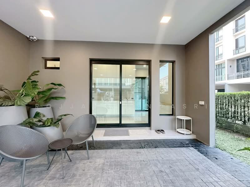 Patio Ratchayothin, Bangkok, Phahonyothin 32, Chan Kasem, Chatuchak, Bangkok, 3 Bedrooms, 267 sqm, Townhouse For Rent, by Rojjana Jindasri, 500197566 - DDproperty.com