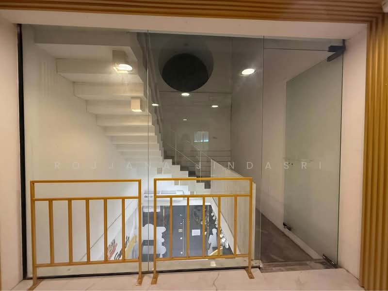 1-BR House, Bangkok, Pathum Wan, Pathum Wan, Bangkok, 1 Bedroom, 47 sqm, Single Detached House For Rent, by Rojjana Jindasri, 500197570 - DDproperty.com