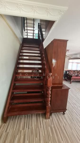 3-BR House, Bangkok, Chan Kasem, Chatuchak, Bangkok, 3 Bedrooms, 200 sqm, Single Detached House For Rent, by Rojjana Jindasri, 500197580 - DDproperty.com