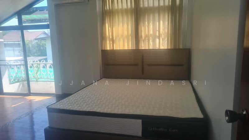 3-BR House, Bangkok, Chan Kasem, Chatuchak, Bangkok, 3 Bedrooms, 200 sqm, Single Detached House For Rent, by Rojjana Jindasri, 500197580 - DDproperty.com