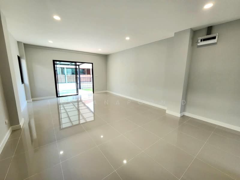 Perfect Place Ramkhamhaeng 164, Bangkok, Soi Ramkhamhaeng 164, Saphan Sung, Saphan Sung, Bangkok, 4 Bedrooms, 198 sqm, Single Detached House For Sale, by Angsanaporn D, 500197601 - DDproperty.com