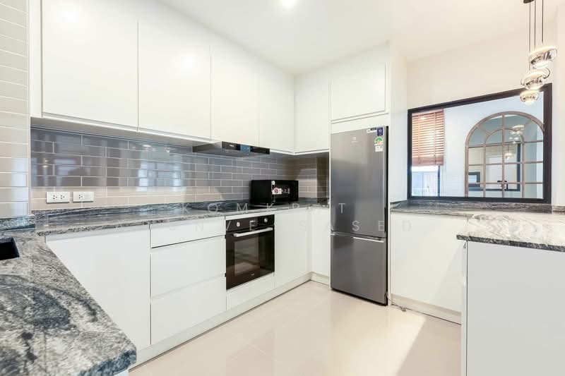 Baan Klang Muang The Edition Bangna Wongwaen : บ้านกลางเมือง เดอะ อิดิชั่น บางนา วงแหวน, กรุงเทพ, 189 ถ.กาญจนาภิเษก, ดอกไม้, ประเวศ, กรุงเทพ, 300 ตร.ม., บ้านแฝด ให้เช่า, โดย Komkrit  Arunvessased , 500197639 - DDproperty.com