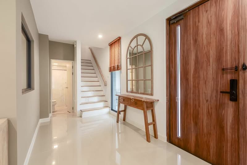 Baan Klang Muang The Edition Bangna Wongwaen, Bangkok, 189 Kanchanaphisek Road, Dok Mai, Prawet, Bangkok, 4 Bedrooms, 300 sqm, Semi-Detached House (Twin House) For Rent, by Komkrit  Arunvessased , 500197639 - DDproperty.com