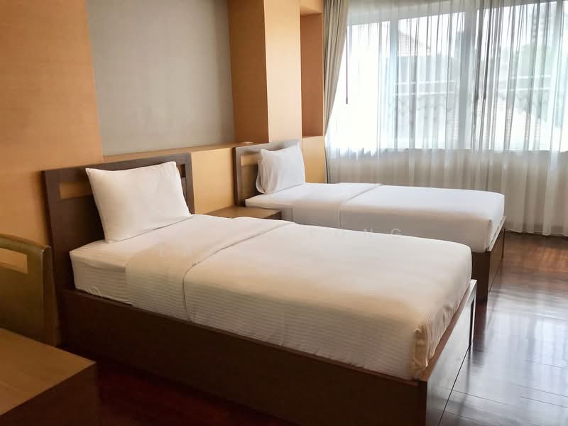 NS Residence, Bangkok, 96 Soi Charoenmitr, 10 Ekkamai Rd, Phra Kanong Nua, Watthana, Bangkok, 2 Bedrooms, 110 sqm, Apartment For Rent, by Natthapong Laomahong, 500197689 - DDproperty.com