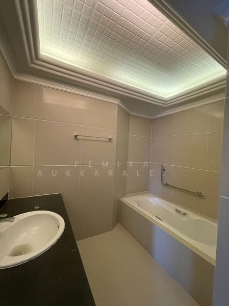 Royal Castle Pattanakarn, Bangkok, 701 Panya Village, Suan Luang, Suan Luang, Bangkok, 6 Bedrooms, 354 sqm, Condo For Sale, by Pemika Aukkaraleekul, 500197774 - DDproperty.com