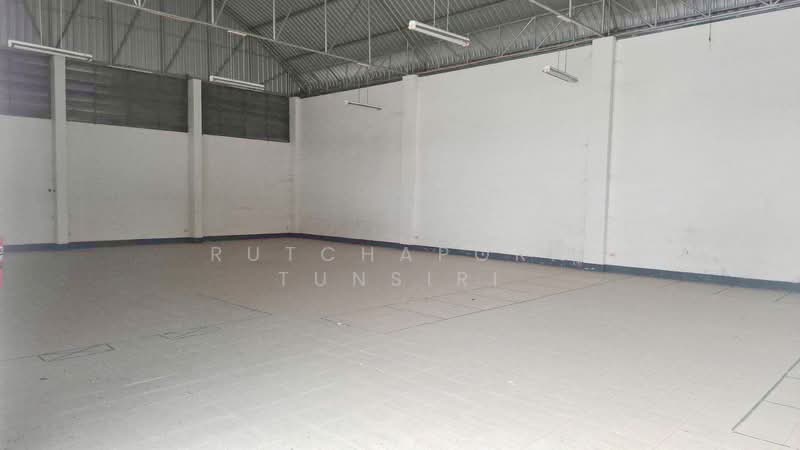 โกดังให้เช่า – ใกล้โรงเรียนสันกำแพง เพียง 5 นาที ค่าเช่า 25,000 บาท / เดือน รหัสทรัพย์ : No.13H703, เชียงใหม่, ทรายมูล, สันกำแพง, เชียงใหม่, 276 ตร.ม., โกดัง-โรงงาน ให้เช่า, โดย Rutchaporn Tunsiri, 500197795 - DDproperty.com