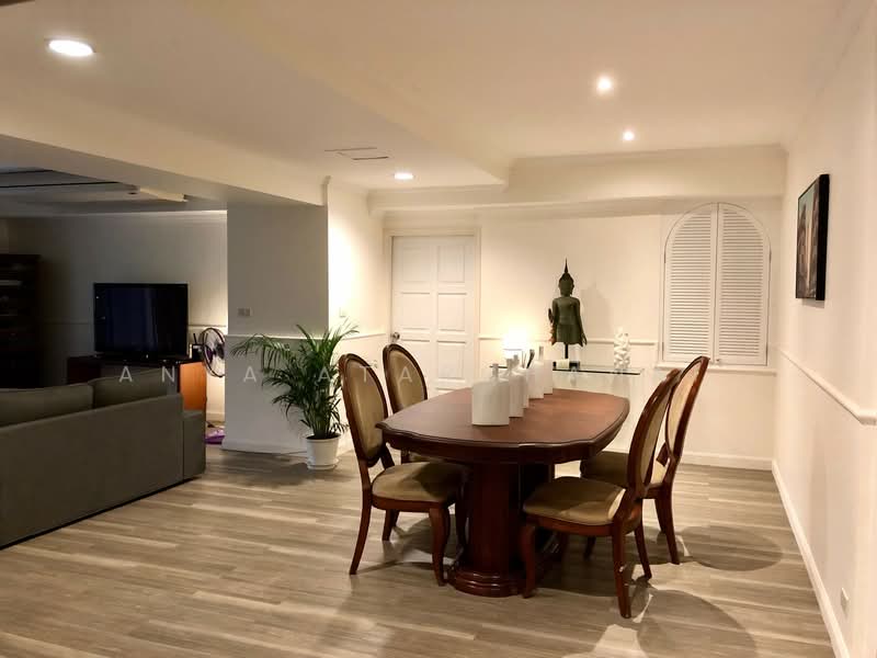 Royal Castle Sukhumvit, Bangkok, 30 Soi Sukhumvit 39, Khlongtoei Nua, Watthana, Bangkok, 3 Bedrooms, 225 sqm, Condo For Sale, by Anya Atarchanai , 500197817 - DDproperty.com