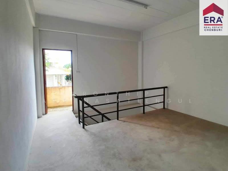 ขายอาคารพาณิชย์3ชั้น 2 คูหา เนื้อ 44 ตารางวา อ่างศิลา ชลบุรี ทำเลค้าขาย ใกล้บางแสน, Chon Buri (Pattaya), -, Ang Sila, Muang Chon Buri, Chon Buri (Pattaya), , 336 sqm, Shophouse For Sale, by Pronthip Wattanasatiengul, 500197952 - DDproperty.com