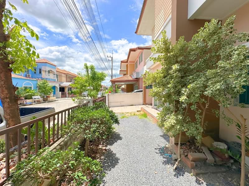 Phanason Villa Lumlukka-Klong 4 : พนาสนธิ์ วิลล่า ลำลูกกา-คลองสี่, ปทุมธานี, ชอย หมู่บ้านพนาสนธ์, ลาดสวาย, ลำลูกกา, ปทุมธานี, 135 ตร.ม., บ้านแฝด ขาย, โดย Punpapa Rassamee, 500197982 - DDproperty.com