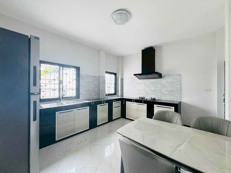 บ้านสวยในโครงการ ให้เช่า – ใกล้ 89 พลาซ่า เพียง 5 นาที ค่าเช่า 28,000 บาท / เดือน No.15H805, Chiang Mai, Nong Phung, Saraphi, Chiang Mai, 3 Bedrooms, 150 sqm, Single Detached House For Rent, by Rutchaporn Tunsiri, 500197983 - DDproperty.com