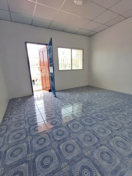 จุฑาภัทร ลาดหลุมแก้ว, Pathum Thani, Khu Khwang, Lat Lum Kaeo, Pathum Thani, 2 Bedrooms, 100 sqm, Townhouse For Sale, by The Best Property เอ็กซ์, 500198004 - DDproperty.com