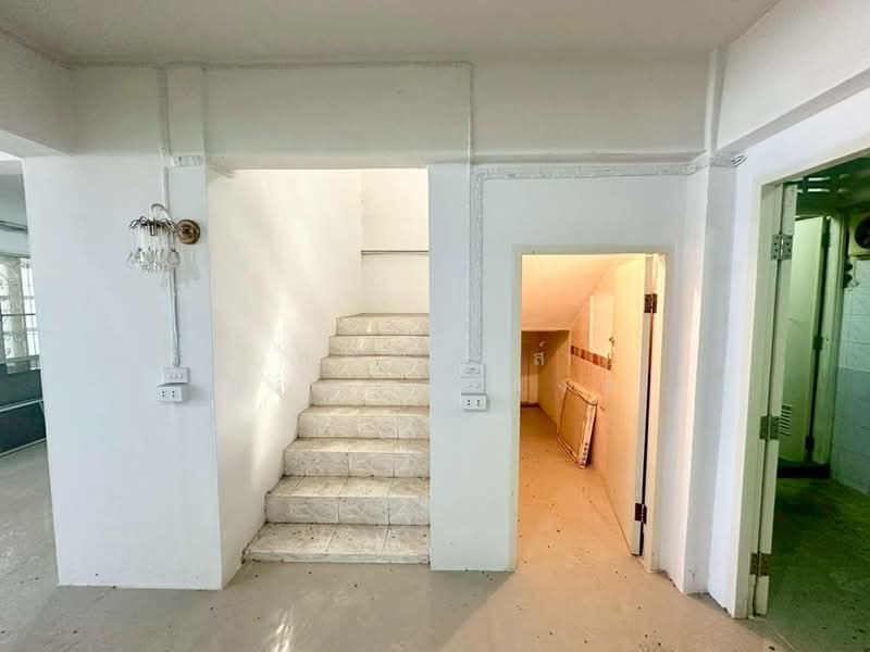 ขาย ทาวน์เฮ้าส์ เลียบคลองภาษีเจริญฝั่งเหนือ 12 หนองแขม, Bangkok, Nong Kham, Nong Khaem, Bangkok, 1 Bedroom, 80 sqm, Townhouse For Sale, by กรณวัสส์ กัณฑวัสส์วงส์, 500198009 - DDproperty.com