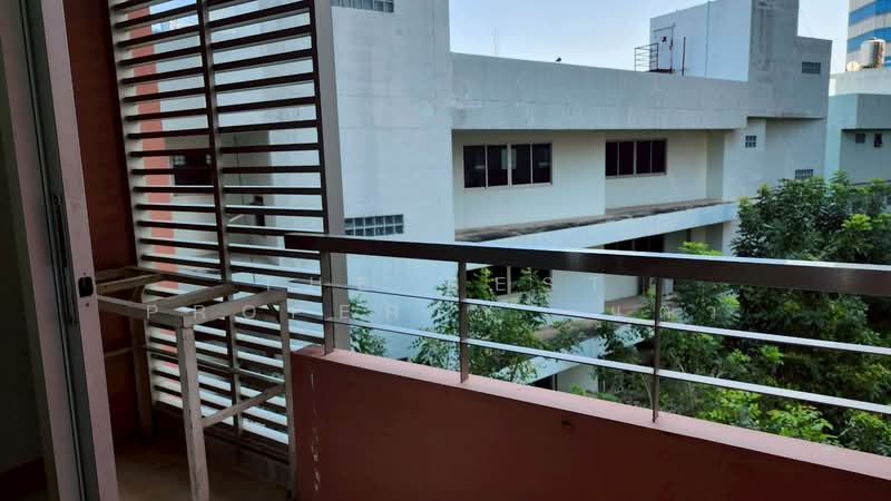 The Kris Extra 4, Bangkok, 330 Soi Ratchada 17, Din Daeng, Din Daeng, Bangkok, 1 Bedroom, 40 sqm, Condo For Sale, by The Best Property  แต้ว, 500198065 - DDproperty.com