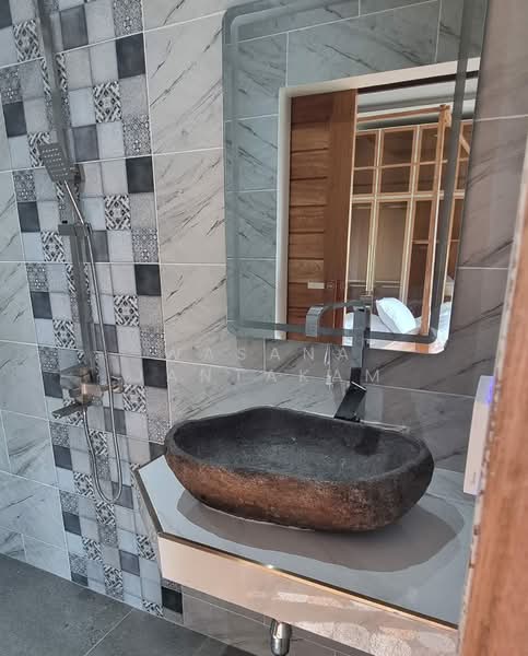 Luxury 5-Bedroom Pool Villa for Rent Near Nai Harn Beach, Phuket, Rawai, Muang Phuket, Phuket, 5 Bedrooms, 420 sqm, Villa For Rent, by Wasana Jantakam, 500198077 - DDproperty.com