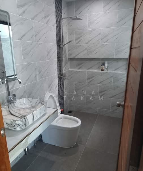 Luxury 5-Bedroom Pool Villa for Rent Near Nai Harn Beach, Phuket, Rawai, Muang Phuket, Phuket, 5 Bedrooms, 420 sqm, Villa For Rent, by Wasana Jantakam, 500198077 - DDproperty.com