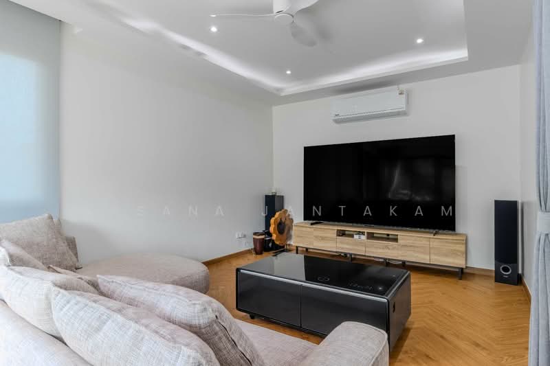 5 bedroom Luxury Pool Villa Near Nai Harn - วิลล่าหรู 5 ห้องนอน พร้อมสระว่ายน้ำส่วนตัว, ภูเก็ต, ราไวย์, เมืองภูเก็ต, ภูเก็ต, 420 ตร.ม., วิลล่า ให้เช่า, โดย Wasana Jantakam, 500198077 - DDproperty.com