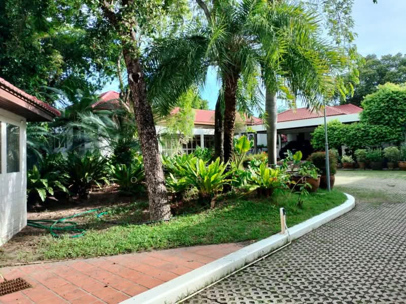 ริมทะเล ชลบุรี, Chon Buri (Pattaya), Samed, Muang Chon Buri, Chon Buri (Pattaya), 8 Bedrooms, 200 sqm, Single Detached House For Sale, by The Best Property อ้น, 500198131 - DDproperty.com