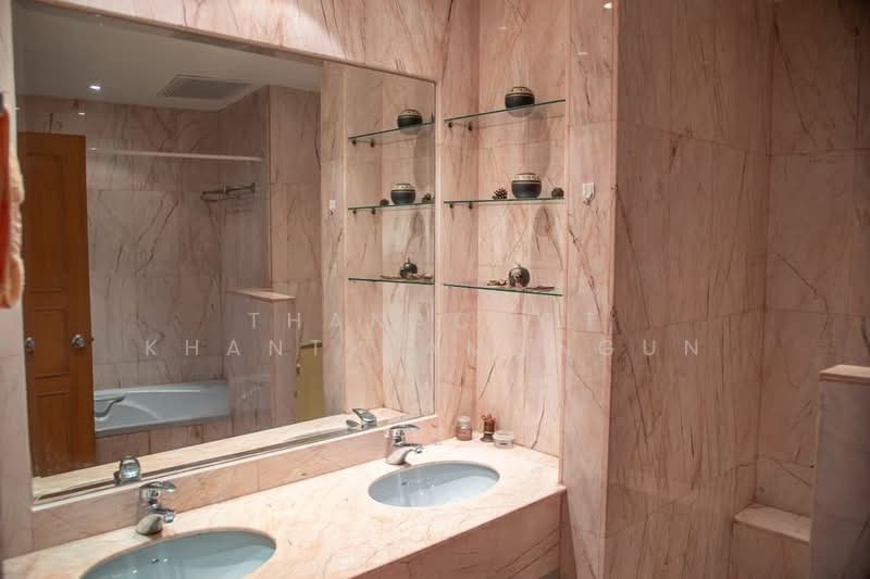 Rattanakosin View Mansion, Bangkok, Soi Chueng Charoen Phanich, Bang Yi Khan, Bang Phlat, Bangkok, 3 Bedrooms, 280 sqm, Condo For Rent, by Thanachot Khantigamongun, 500198183 - DDproperty.com