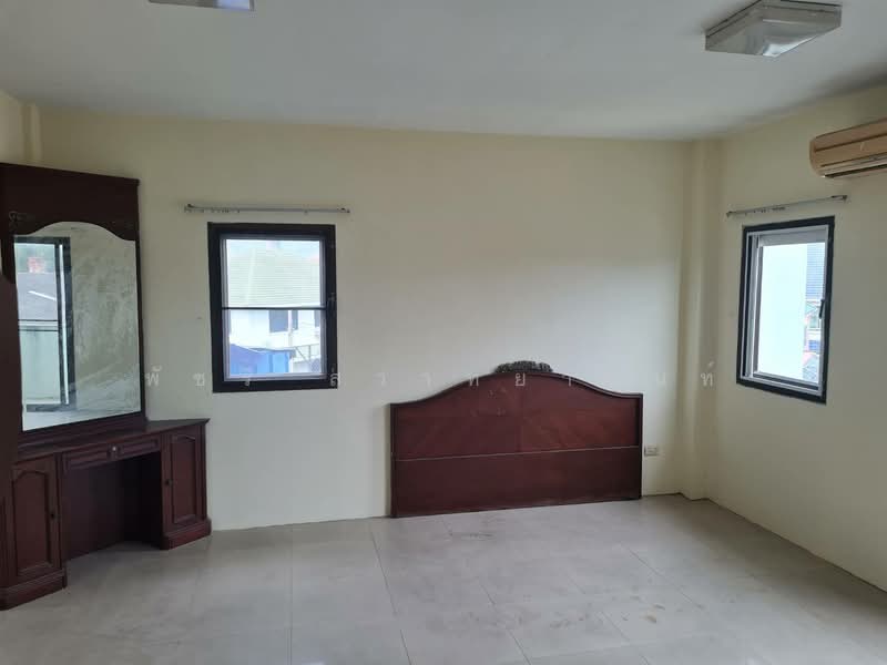 อาคารคอนกรีตเสริมเหล็ก 3 ชั้น ซ.สุขสวัสดิ์41, Samut Prakan, Bang Phung, Phra Pra Daeng, Samut Prakan, , 180 sqm, Shophouse For Rent, by Patcharee Sawtyanon, 500198247 - DDproperty.com
