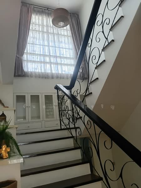 Predi Banomyong /ถ, Bangkok, Phra Kanong Nua, Watthana, Bangkok, 4 Bedrooms, 250 sqm, Single Detached House For Rent, by Nalinee Chansiricharoen, 500198271 - DDproperty.com