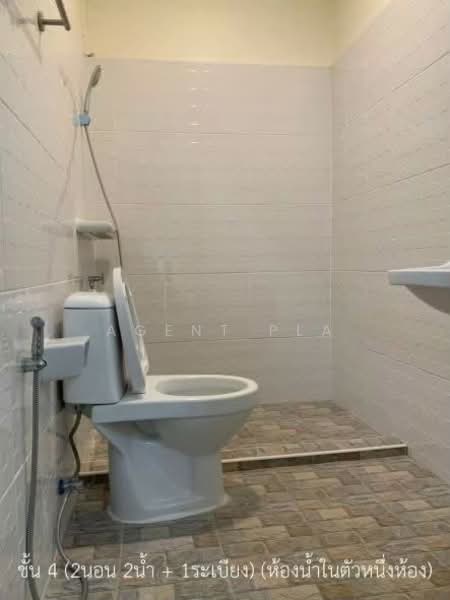 ให้เช่า - ให้เช่า อาคารพาณิชย์ 5 ชั้นครึ่ง ปรับปรุงใหม่ ใจกลางสาทร ใกล้รถไฟฟ้า (SPSAD3881), กรุงเทพ