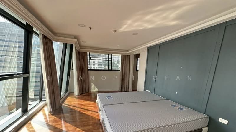 New House condominium, Bangkok, Ploenchit, Lumphini, Pathum Wan, Bangkok, 3 Bedrooms, 200 sqm, Condo For Rent, by Teeranop Inchan, 500198384 - DDproperty.com