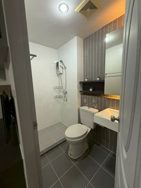 The Leaf Pattanakarn, Bangkok, Phatthanakan Road, Suan Luang, Suan Luang, Bangkok, 1 Bedroom, 38 sqm, Condo For Rent, by Sunitra Sachdev, 500198424 - DDproperty.com