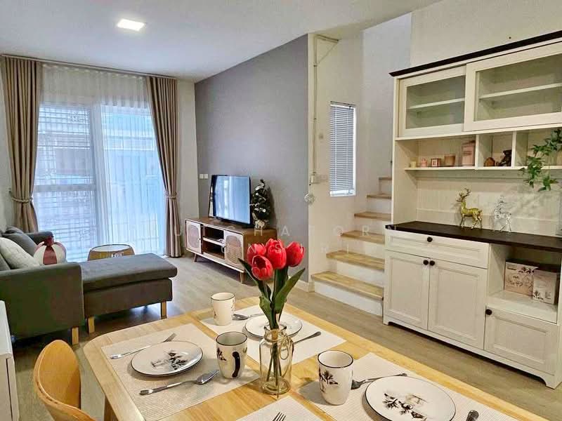 ทาวน์เฮ้าส์ในโครงการ ให้เช่า – ใกล้บิ๊กซีแม่เหียะ เพียง 5 นาที ค่าเช่า 25,000 บาท / เดือน No.9H867, Chiang Mai, Mae Hia, Muang Chiang Mai, Chiang Mai, 4 Bedrooms, 170 sqm, Townhouse For Rent, by Rutchaporn Tunsiri, 500198434 - DDproperty.com