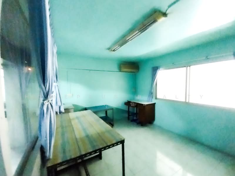 ขาย - อาคารพาณิชย์ 3 ชั้นครึ่ง ซอยประชาอุทิศ16, กรุงเทพ