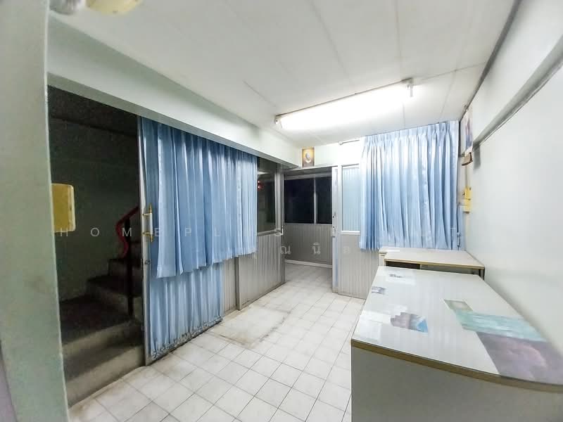 ขาย - อาคารพาณิชย์ 3 ชั้นครึ่ง ซอยประชาอุทิศ16, กรุงเทพ