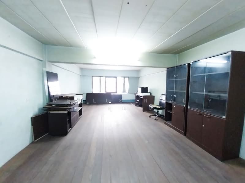 ขาย - อาคารพาณิชย์ 3 ชั้นครึ่ง ซอยประชาอุทิศ16, กรุงเทพ