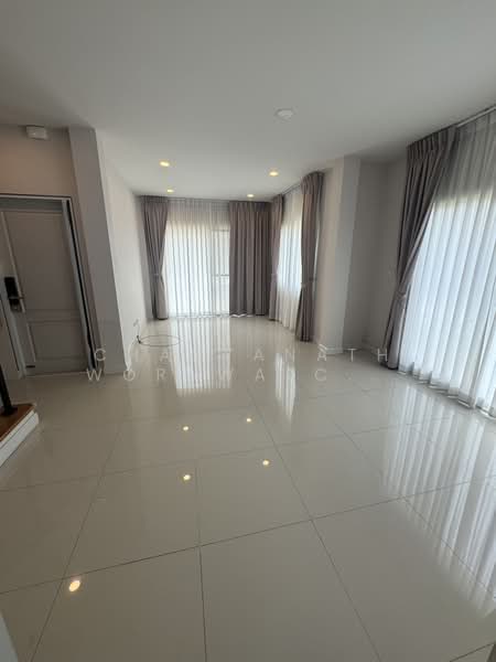 Centro Bangna-Srinakarin, Samut Prakan, Bang Kaeo, Bang Plee, Samut Prakan, 4 Bedrooms, 175 sqm, Single Detached House For Rent, by Chanyanath Worawatchaibaworn, 500198513 - DDproperty.com