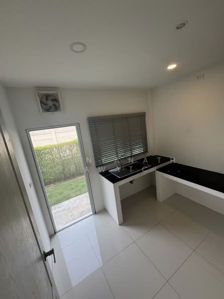 Centro Bangna-Srinakarin, Samut Prakan, Bang Kaeo, Bang Plee, Samut Prakan, 4 Bedrooms, 175 sqm, Single Detached House For Rent, by Chanyanath Worawatchaibaworn, 500198513 - DDproperty.com