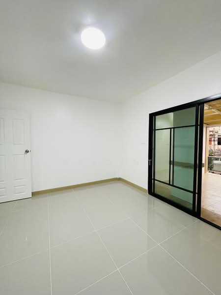 Ban Rom Ngao Mai, Nonthaburi, Soi Ban Rom Ngao Mai, Bang Khu Rat, Bang Bua Thong, Nonthaburi, 2 Bedrooms, 100 sqm, Townhouse For Sale, by NRagent, 500198527 - DDproperty.com