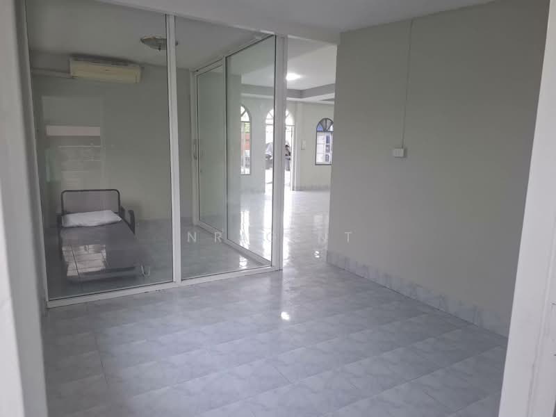 บ้านเดี่ยว 2 หลัง พร้อมโกดัง 1 หลัง ซอยบางแวก 120, Bangkok, Bang Phai, Bang Khae, Bangkok, 5 Bedrooms, 200 sqm, Single Detached House For Sale, by NRagent, 500198532 - DDproperty.com