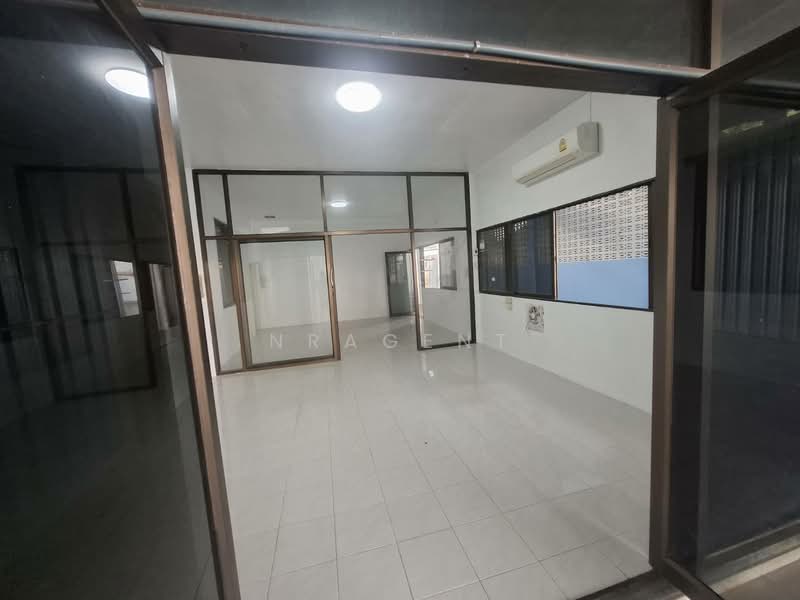 บ้านเดี่ยว 2 หลัง พร้อมโกดัง 1 หลัง ซอยบางแวก 120, Bangkok, Bang Phai, Bang Khae, Bangkok, 5 Bedrooms, 200 sqm, Single Detached House For Sale, by NRagent, 500198532 - DDproperty.com