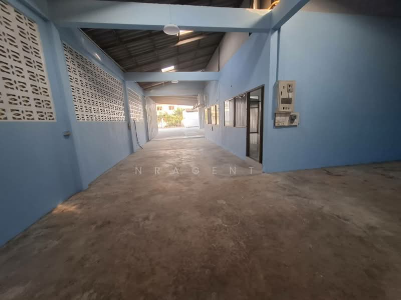 บ้านเดี่ยว 2 หลัง พร้อมโกดัง 1 หลัง ซอยบางแวก 120, กรุงเทพ, บางไผ่, บางแค, กรุงเทพ, 200 ตร.ม., บ้านเดี่ยว ขาย, โดย NRagent, 500198532 - DDproperty.com