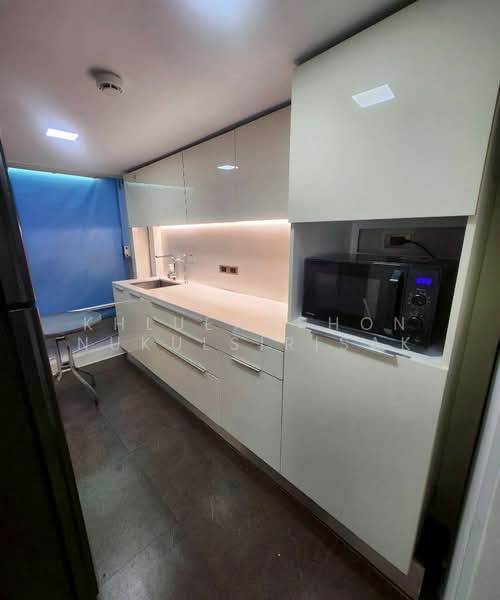 59 Heritage, Bangkok, 18 Soi Sukhumvit 59, Khlong Tan Nua, Watthana, Bangkok, 4 Bedrooms, 200 sqm, Condo For Rent, by Khlueanphon Nukulsirisak, 500198650 - DDproperty.com