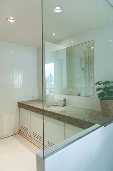 Crystal Garden, Bangkok, 217 Sukhumvit 4 Alley, Khlong Toei, Khlong Toei, Bangkok, 2 Bedrooms, 127 sqm, Condo For Rent, by Khlueanphon Nukulsirisak, 500198652 - DDproperty.com