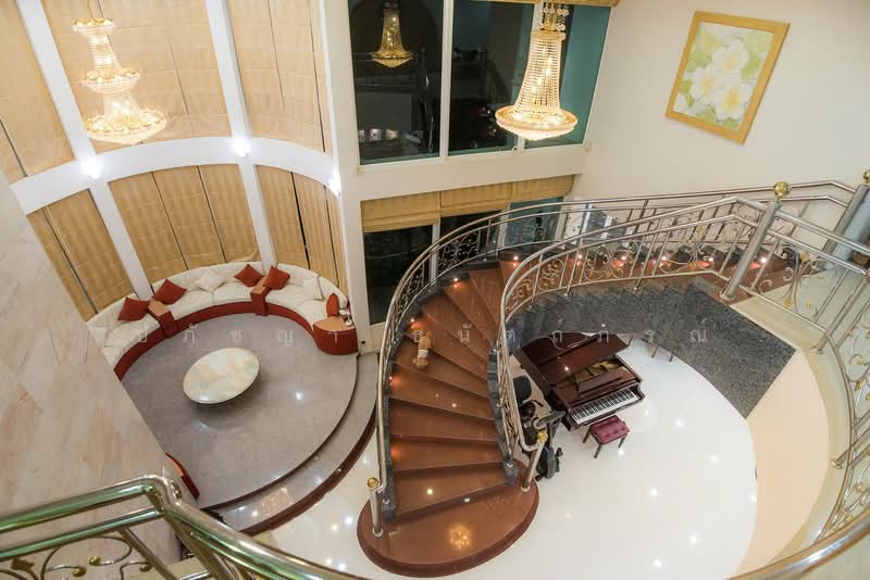 For Sale - คฤหาสน์หรู พระราม 9 พร้อมสระว่ายน้ำส่วนตัว, Bangkok