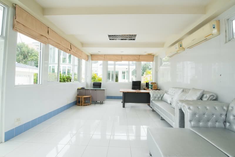 For Sale - คฤหาสน์หรู พระราม 9 พร้อมสระว่ายน้ำส่วนตัว, Bangkok