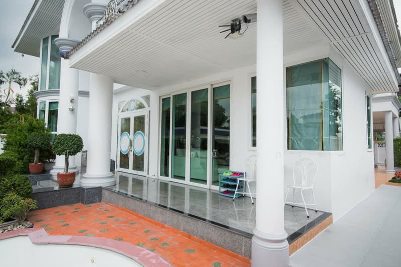 For Sale - คฤหาสน์หรู พระราม 9 พร้อมสระว่ายน้ำส่วนตัว, Bangkok