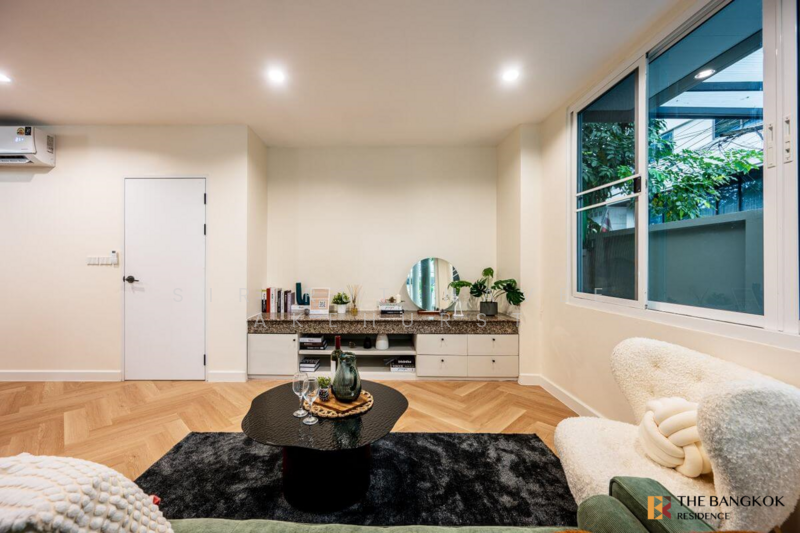 The Amber at Chatuchak, Bangkok, 178 Vibhavadi Rangsit 5 Alley, Lane 6, Jom Phon, Chatuchak, Bangkok, 5 Bedrooms, 375 sqm, Single Detached House For Sale, by Sirirut Havee Akehurst, 500198711 - DDproperty.com