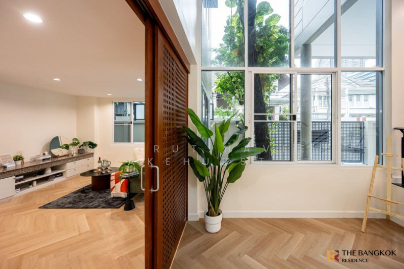 The Amber at Chatuchak, Bangkok, 178 Vibhavadi Rangsit 5 Alley, Lane 6, Jom Phon, Chatuchak, Bangkok, 5 Bedrooms, 375 sqm, Single Detached House For Sale, by Sirirut Havee Akehurst, 500198711 - DDproperty.com
