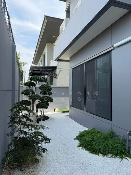 Grand Bangkok Boulevard Krungthepkritha, Bangkok, Srinakarin-Romklao Road, Khlong Sam Prawet, Lat Krabang, Bangkok, 3 Bedrooms, 447 sqm, Single Detached House For Rent, by Pattaporn Yongsungnone, 500198721 - DDproperty.com