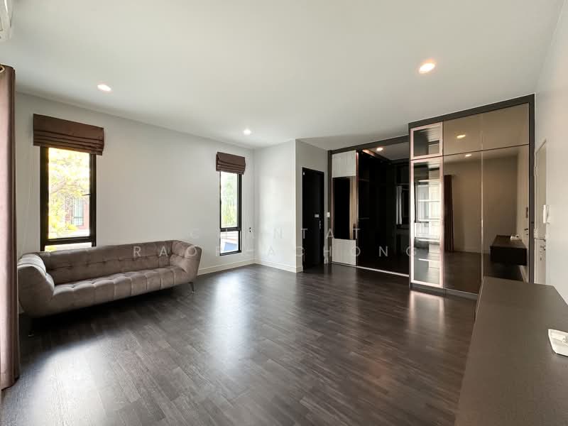 Setthasiri Charun-Pinklao, Bangkok, Lieb Tangrotfai Road, Bang Khun Non, Bangkok Noi, Bangkok, 4 Bedrooms, 202 sqm, Single Detached House For Sale, by Chantat Raoprachong, 500198749 - DDproperty.com