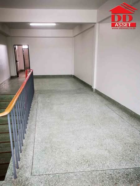 For Rent - ให้เช่า อาคารพาณิชย์ 3 ชั้นครึ่ง โพธิ์เสด็จ จ.นครศรีธรรมราช ติดถนน 6 เลน, Nakhon Si Thammarat