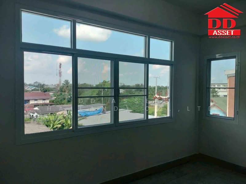 For Rent - ให้เช่า อาคารพาณิชย์ 3 ชั้นครึ่ง โพธิ์เสด็จ จ.นครศรีธรรมราช ติดถนน 6 เลน, Nakhon Si Thammarat